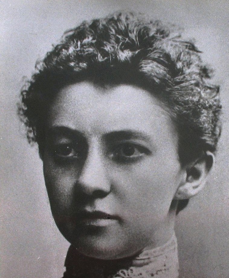 Anna Honzakova 1902 up