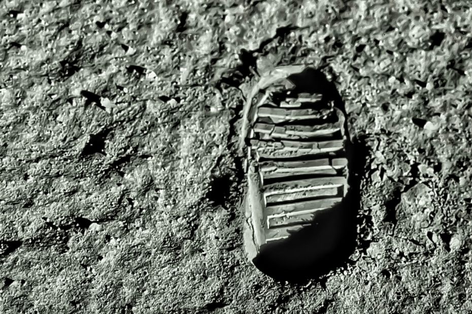 moon_2___buzz_aldrin_footprint