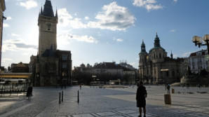 Návrat k běžnému životu? Vědci nabízí epidemiologické modely