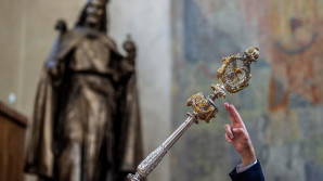 Žezlo lékařských fakult opět září, promoce nejsou ohroženy Žezlo lékařských fakult opět září, promoce nejsou ohroženy
