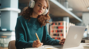 Unikátní databáze češtiny slaví. Vznikat začala před 30 lety