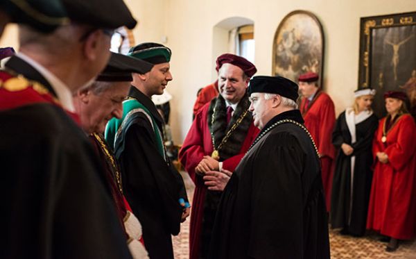 Profesor Roland Naul jmenován doktorem honoris causa filozofických věd