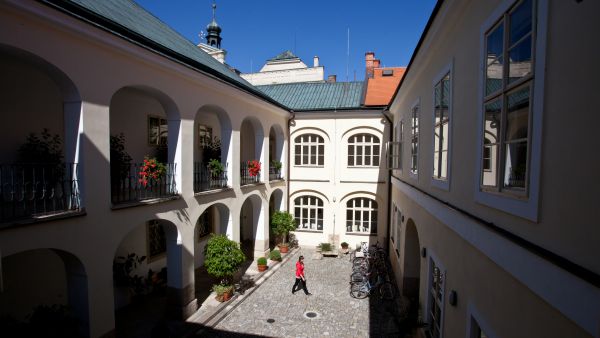 Lékařská knihovna v Hradci Králové slaví 75 let