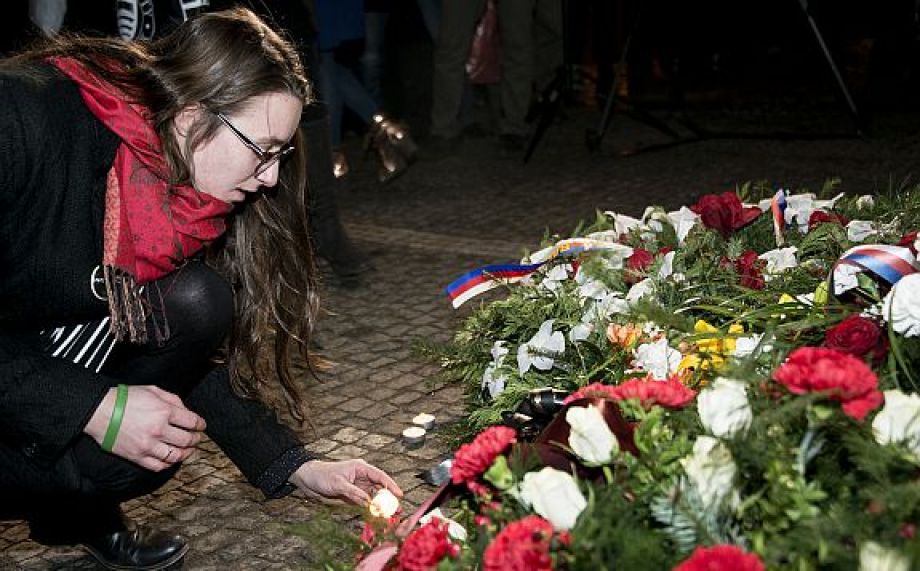 Charles University Pays Tribute to Self-Sacrifice of the &#039;Burning Man&#039; 