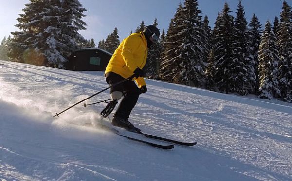 Nadkolenním amputářům pomůže při lyžování nová protéza