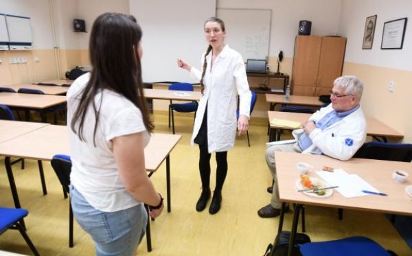 Jak se medici ve třetím tisíciletí učí komunikovat s pacientem