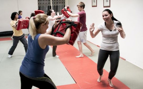 Při Rektorském sportovním dni si studenti vyzkoušeli i krav magu nebo wing chun