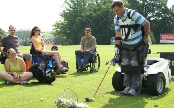 I vozíčkáři mohou aktivně sportovat. Naučí je to v Centru Paraple