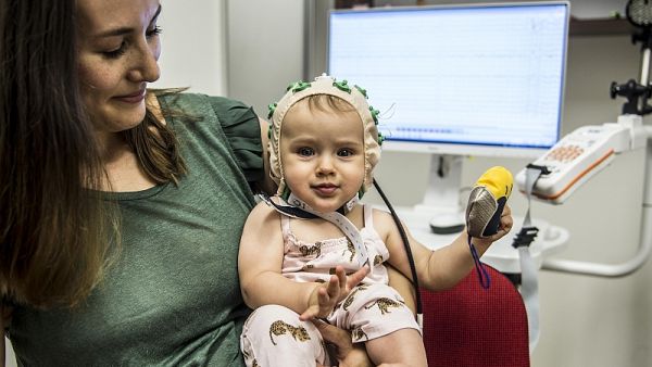 Look who's listening: How babies learn languages