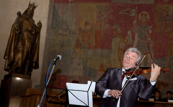 K šedesátinám FTVS zahrálo Vivaldianno pod taktovkou Jaroslava Svěceného
