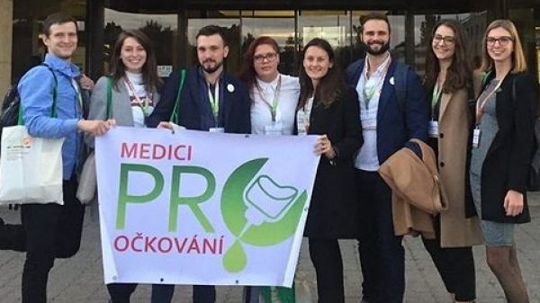 Medici PRO Očkování trpělivě bojují s dezinformacemi