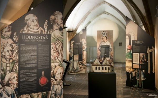 UK otevírá výstavu o mistru Janu Husovi. Užijete si ji i se svým chytrým telefonem