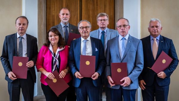 Key agreement signed at Charles University