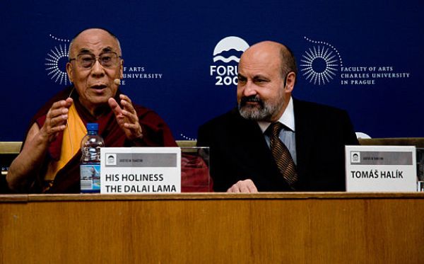 Dalajlama po dvou letech opět zavítal mezi studenty Univerzity Karlovy
