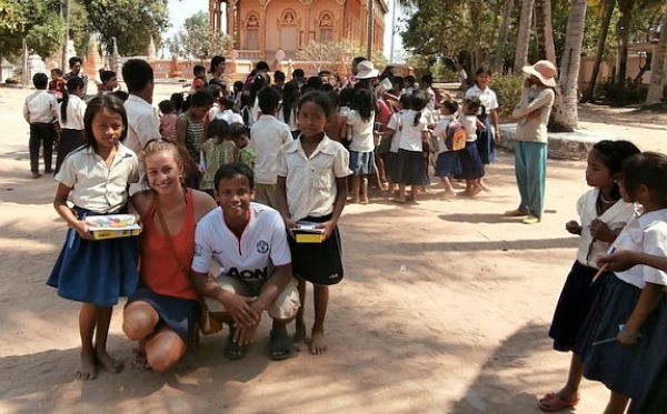 V Kambodži potřebují postavit školu. Pomoct můžete i vy