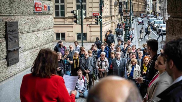 FF UK trvale uctila profesorku-hrdinku Růženu Vackovou