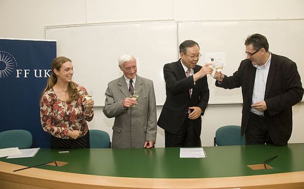 Studenti UK i veřejnost se mohou učit korejsky při King Sejong Institute