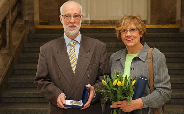 Překlad je náročná disciplína, říká oceněný filolog Patrick Corness