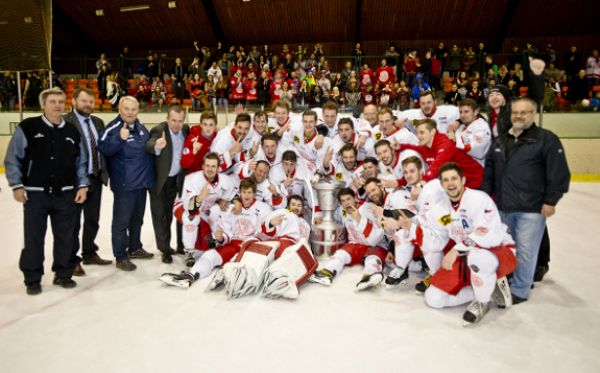 Mistři! Hokejisté UK vyhráli i druhý ročník evropské univerzitní ligy