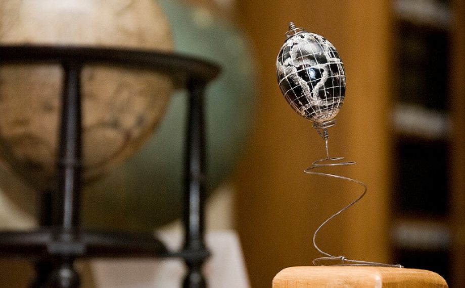 Glóbus na vajíčku nebo mapy ze 16. století. Unikátní sbírka se znovu otevírá veřejnosti