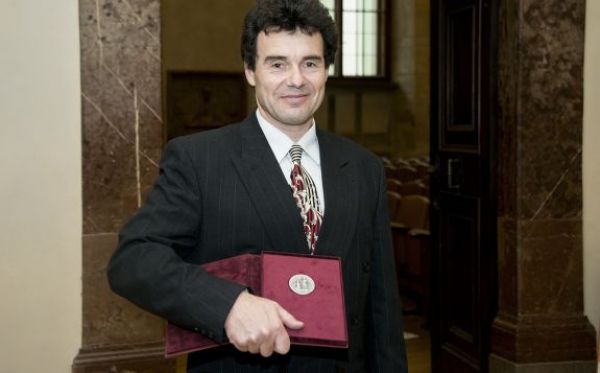 Jiřímu Rohanovi přibyla ke dvěma olympijským i stříbrná univerzitní medaile