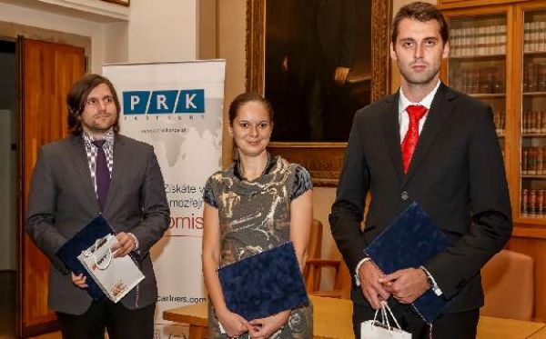 Mladí talentovaní právníci bojovali o Ceny Randovy nadace. Uspěla i studentka UK