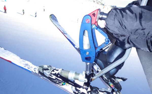 High-quality prostheses help double amputees to ski