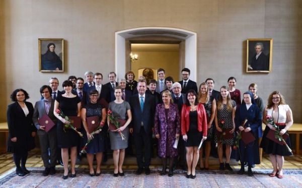 Vynikající studenti UK obdrželi Cenu rektora