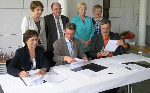 Nová smlouva zajistí žákům bavorských odborných škol zkoušku z češtiny