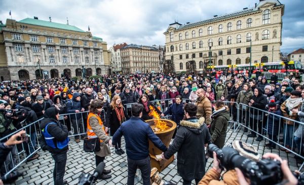 Fildo, objímáme tě a nenecháme v tom nikoho