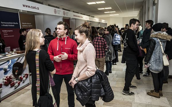 Univerzita Karlova se účastnila nového veletrhu veřejných vysokých škol