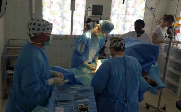 Studenti z 3. lékařské fakulty UK vybrali peníze pro nemocnici v Keni!