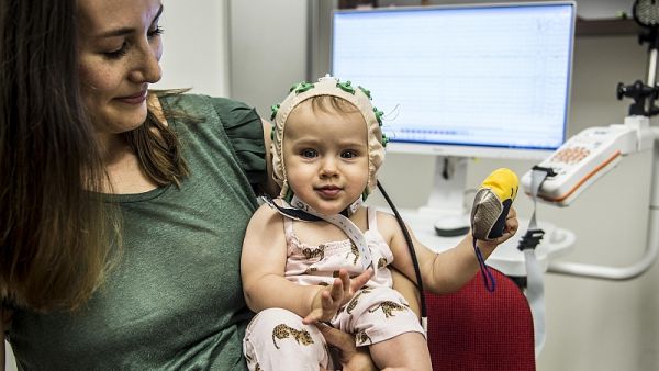 Look who's listening: How babies learn languages - UK Forum