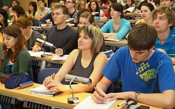 DNES: Studenti v Plzni zvou na nábor do registru dárců kostní dřeně