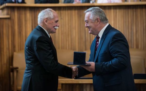 Učená společnost vyznamenala tři vědce Univerzity Karlovy