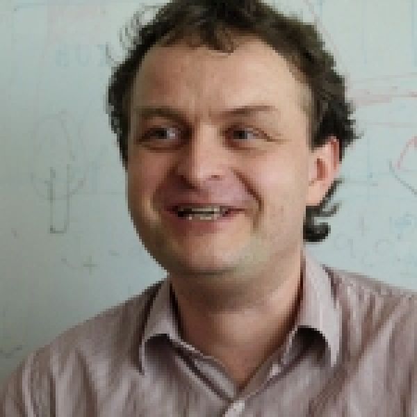 Charles University Physicist Čížek Proves the Connection Between Formation of Molecules and Giant Stars