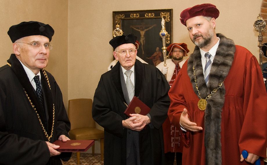 Doctor Honoris Causa Titles Awarded to Prof. Anthony F. Dixon and Prof. Peter Kurmann