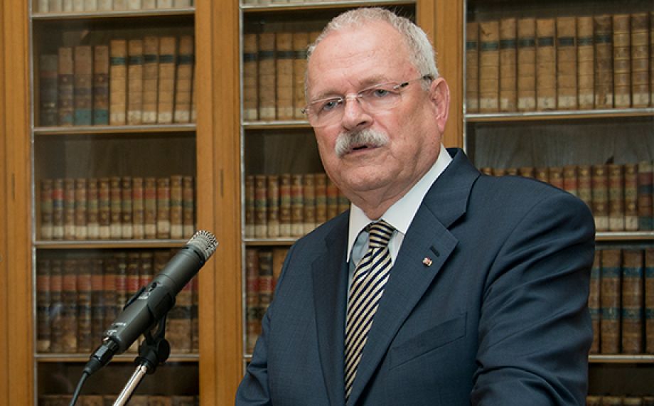 Slovenský prezident Ivan Gašparovič obdržel zlatou medaili Univerzity Karlovy