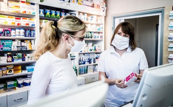 Lékárnám pomáhají dvě třetiny studentů farmacie