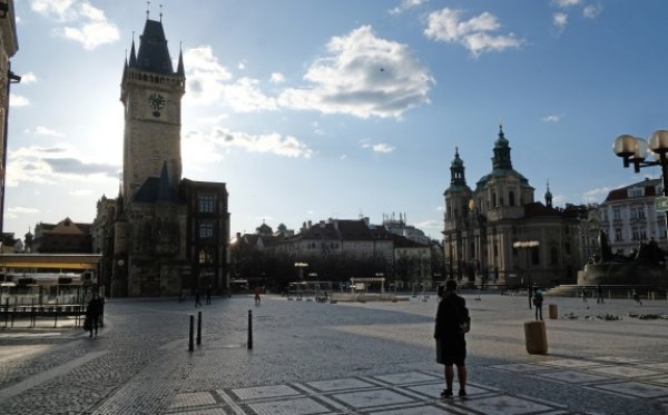 Návrat k běžnému životu? Vědci nabízí epidemiologické modely