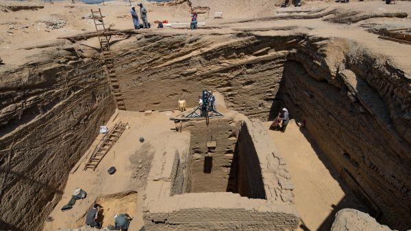 Čeští egyptologové objevili hrobku velitele žoldnéřů