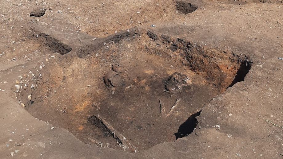 Archeolog: "Praotců Čechů" leží pod Řípem celá řada
