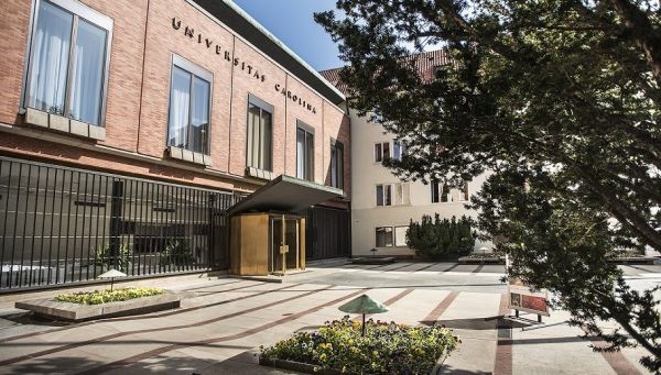 Charleston „roztančí“ postdoktorské kariéry 120 miliony
