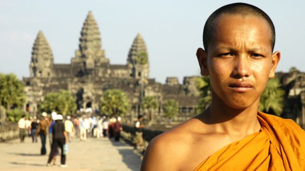 Nová: Pandemie drtí Kambodžu. Rodiče mnohdy neuživí děti