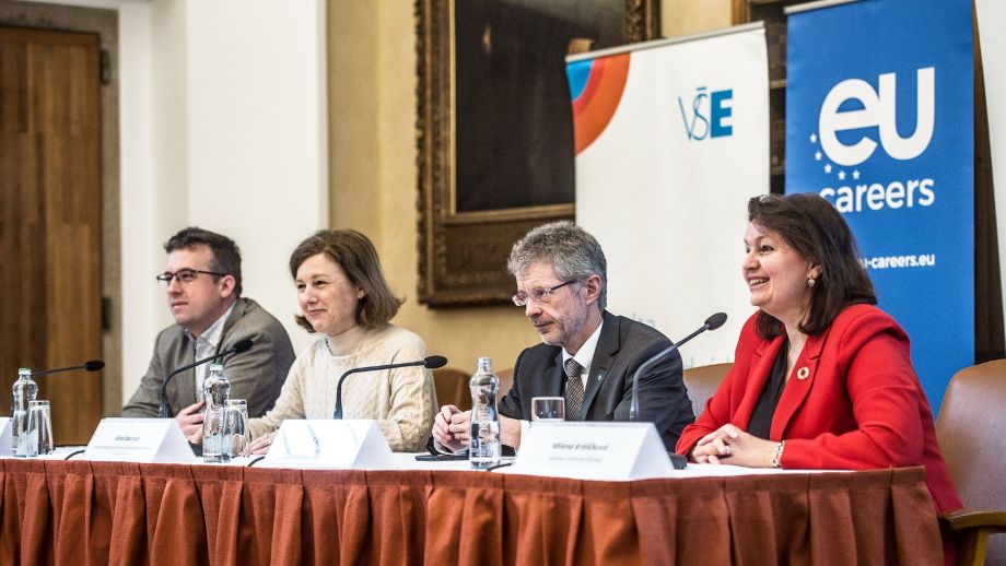 Ke kariéře  v EU Čechům pomůže  i nový přípravný kurz