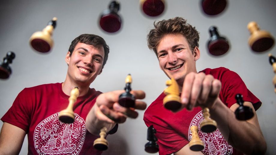 &Scaron;achov&eacute; poč&iacute;tače už dnes těžko člověk poraz&iacute;