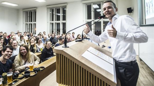 Noc fakulty přinesla i debaty o reformě doktorského studia