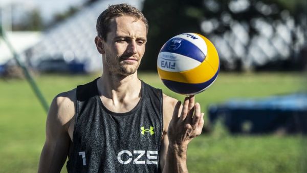 Beach Volleyball champ excels on and off the sand